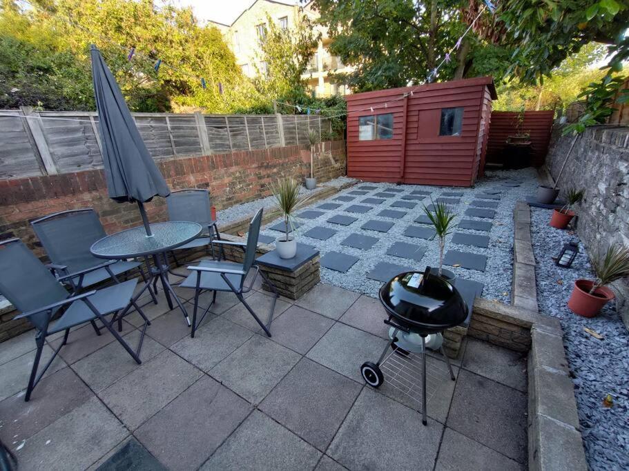 Edwardian 4 Bedrooms With 4 Bathrooms Townhouse, Next To Underground, Accommodates 10 People London Exterior photo