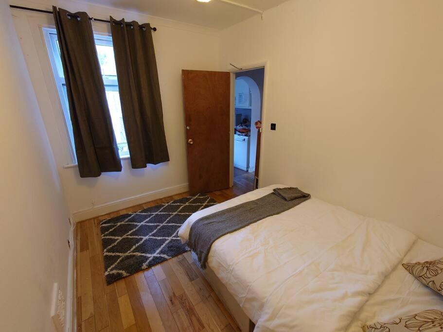 Edwardian 4 Bedrooms With 4 Bathrooms Townhouse, Next To Underground, Accommodates 10 People London Exterior photo